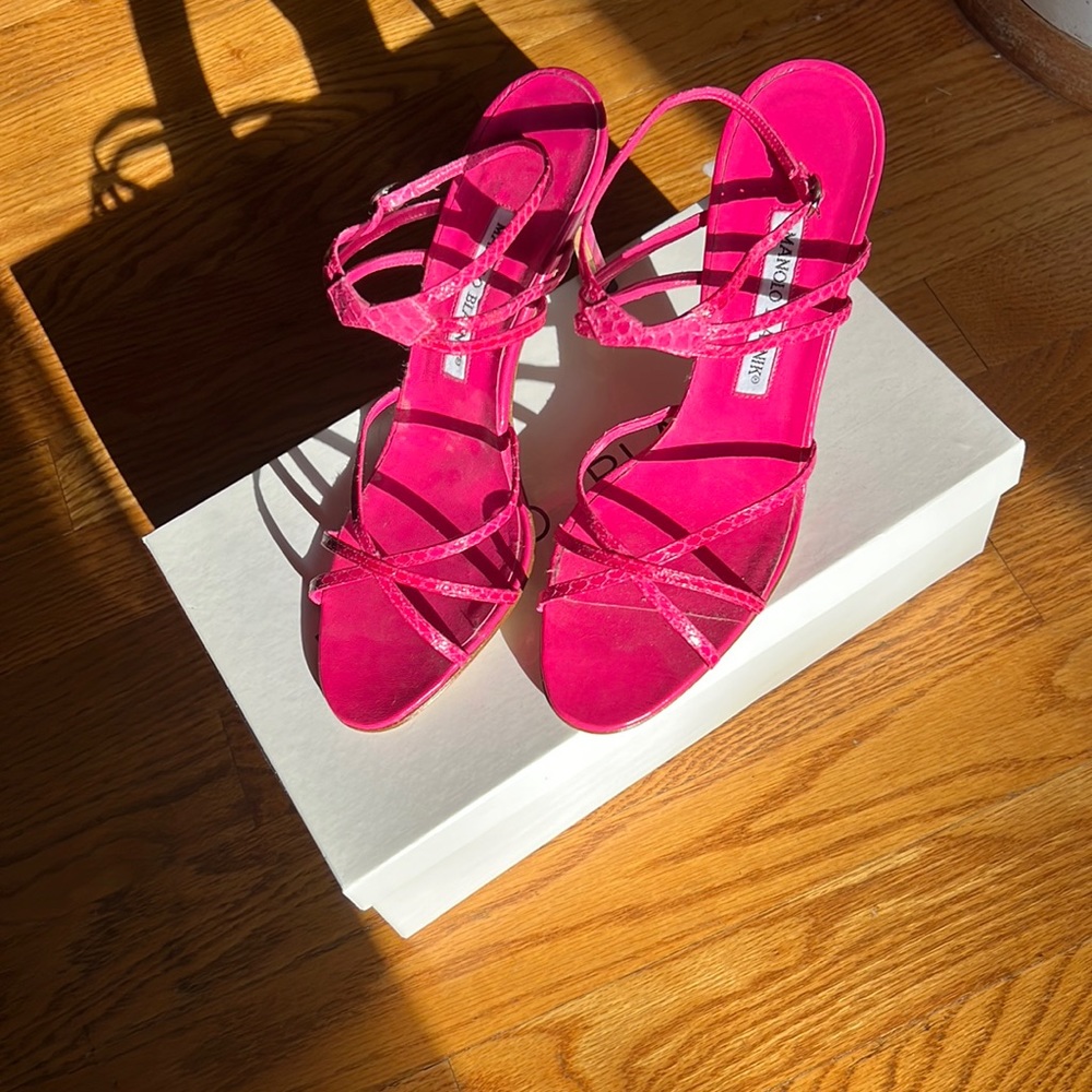 Pink Manolo Blahnik heels. Brand new size 38 (Womens 8 in US)